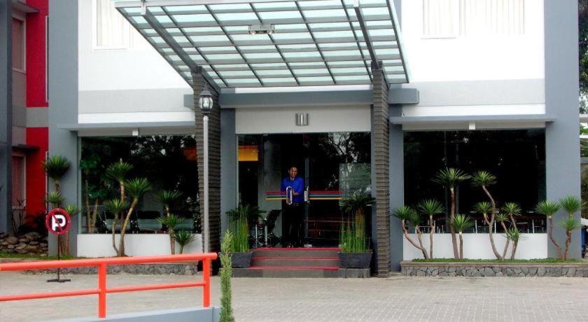 Wirton Dago 2* Bandung