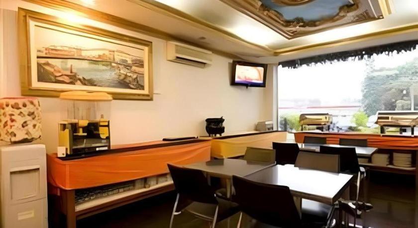 Wirton Dago Hotel 2*